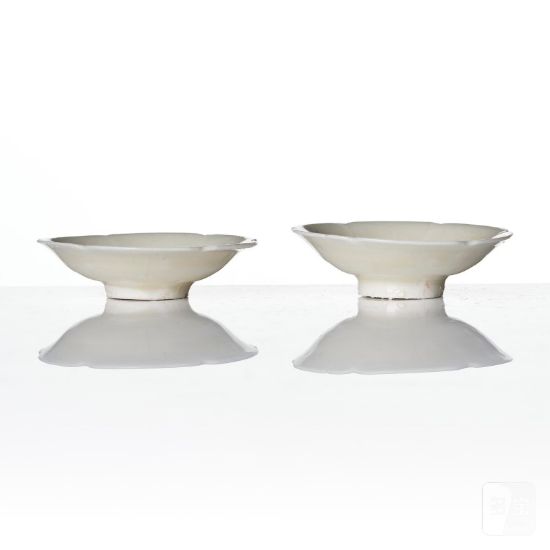 A group of four small ding flori-formed dishes, - 图5